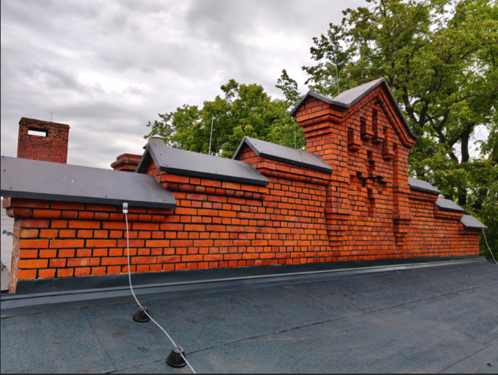 Oczyszczanie elewacji ceglanej — PO