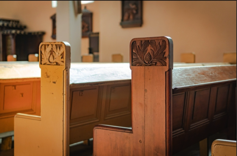 Renowacja ławek kościelnych